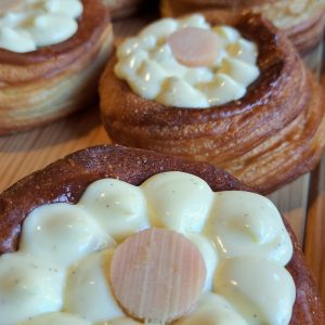 Danish Cream Cheese & Gele Pruim